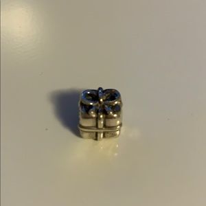 Pandora “present” charm